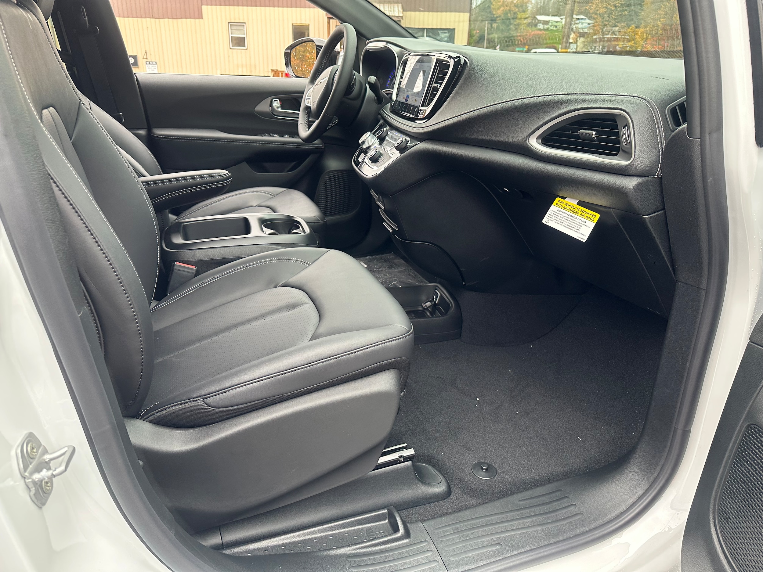 2026 Chrysler Pacifica Select - Photo 6