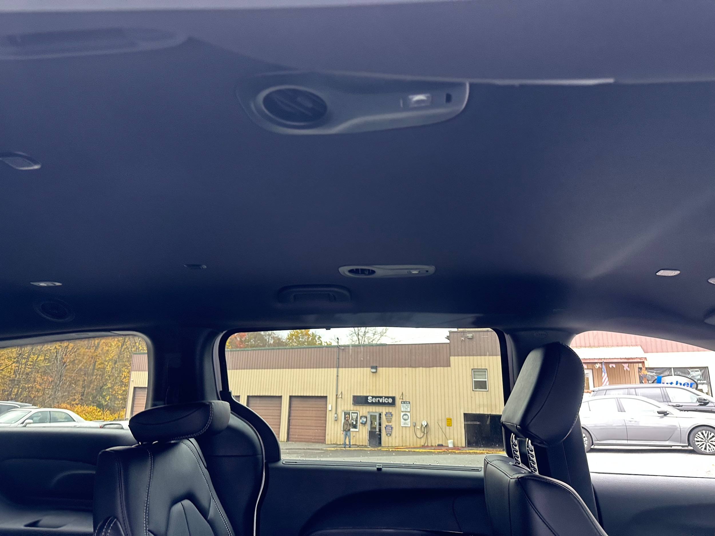 2026 Chrysler Pacifica Select - Photo 16