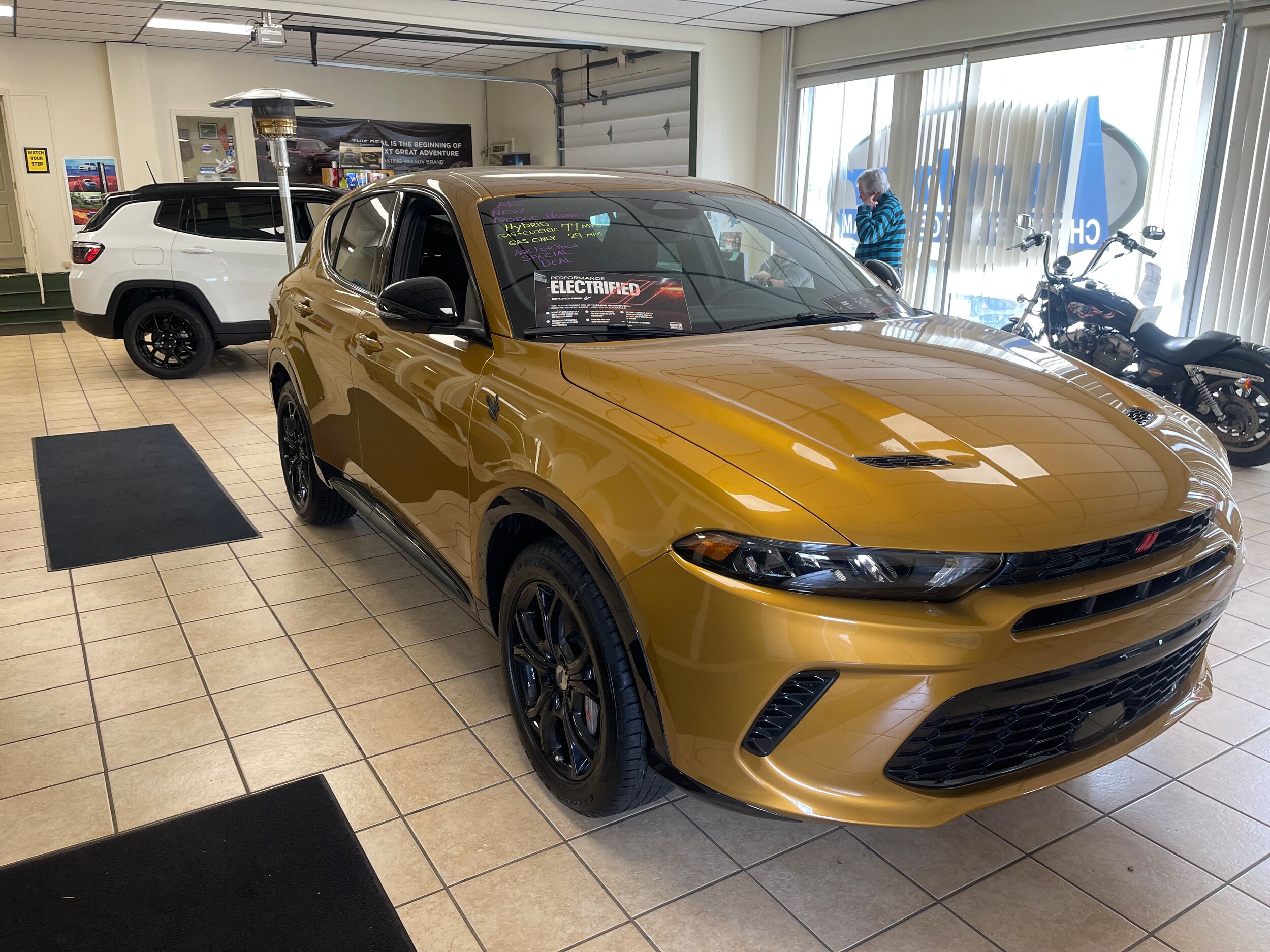 2024 Dodge Hornet R/T photo 2