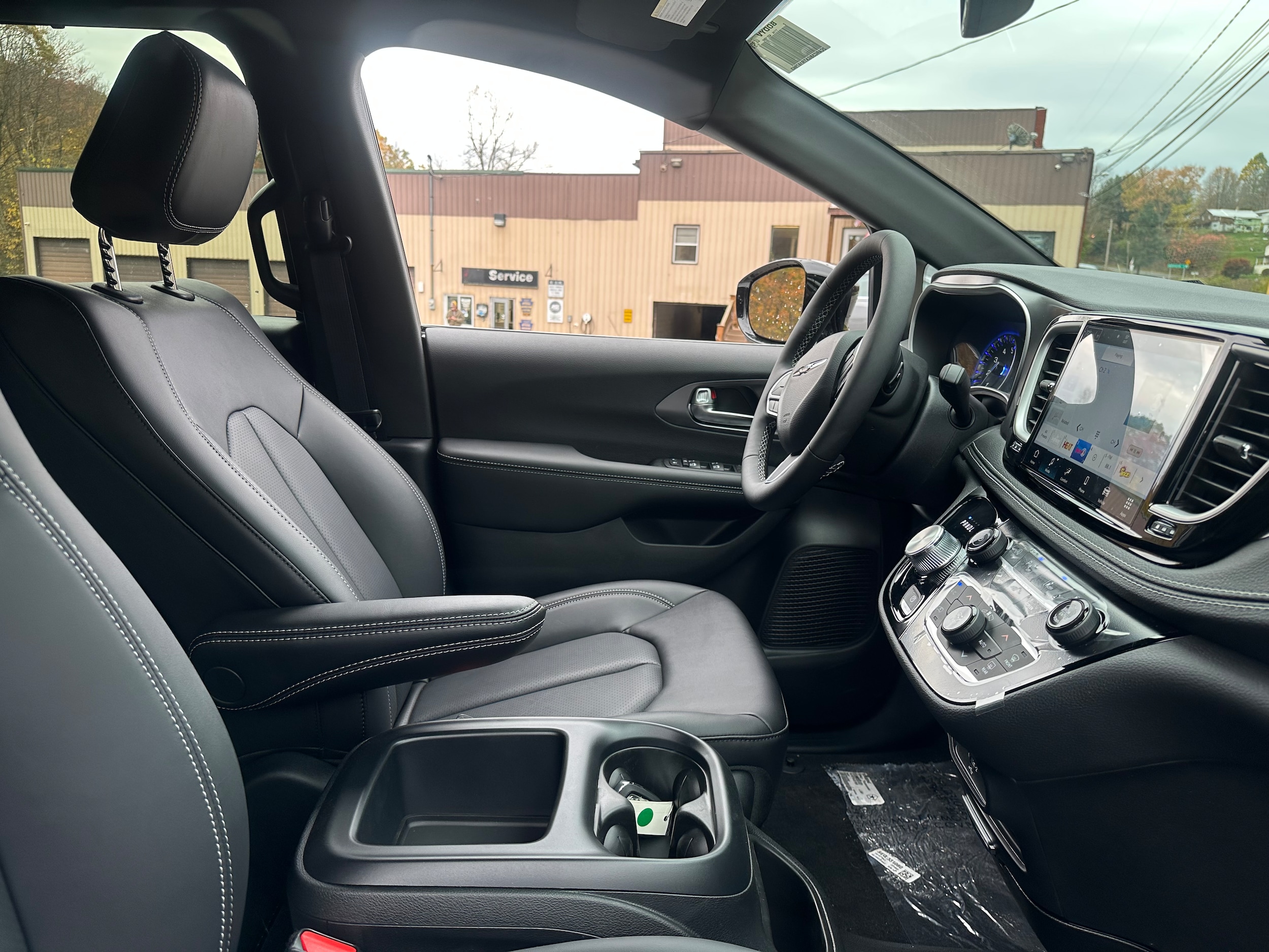 2026 Chrysler Pacifica Select - Photo 9