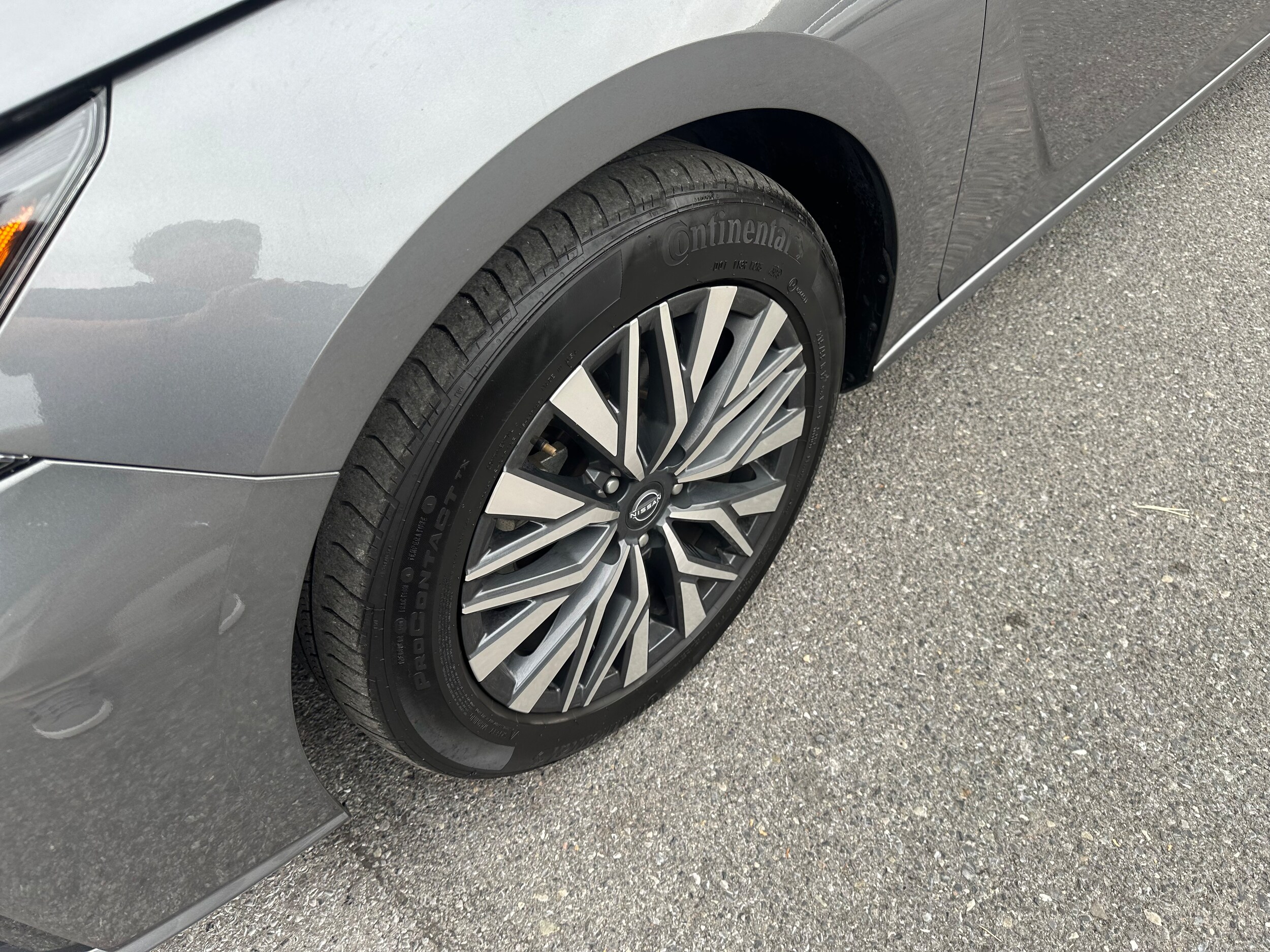 2024 Nissan Altima 2.5 SV photo 2