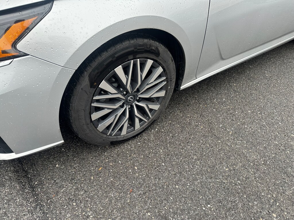 Used 2023 Nissan Altima 2.5 SV Sedan