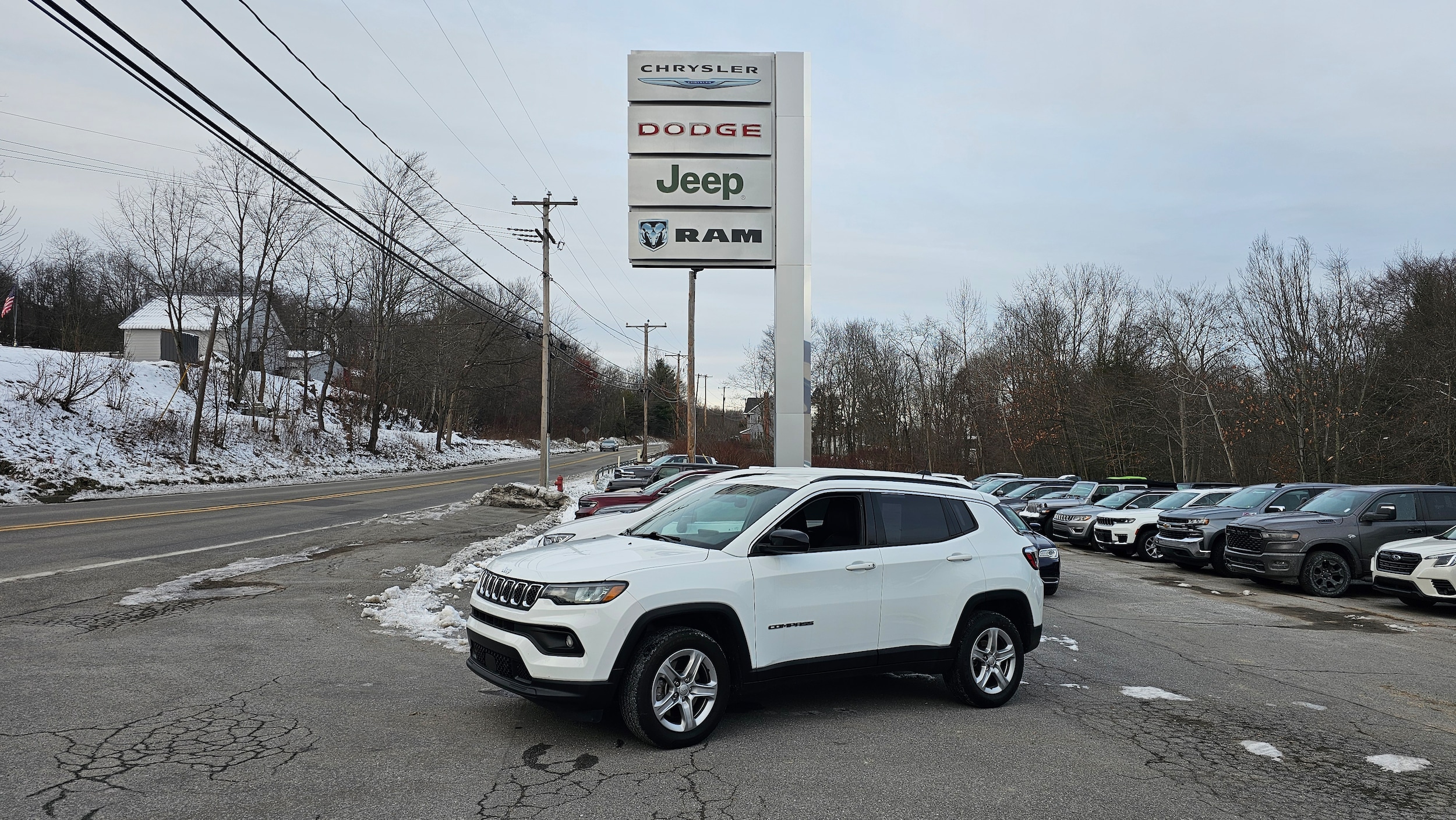 2023 Jeep Compass Latitude's photo