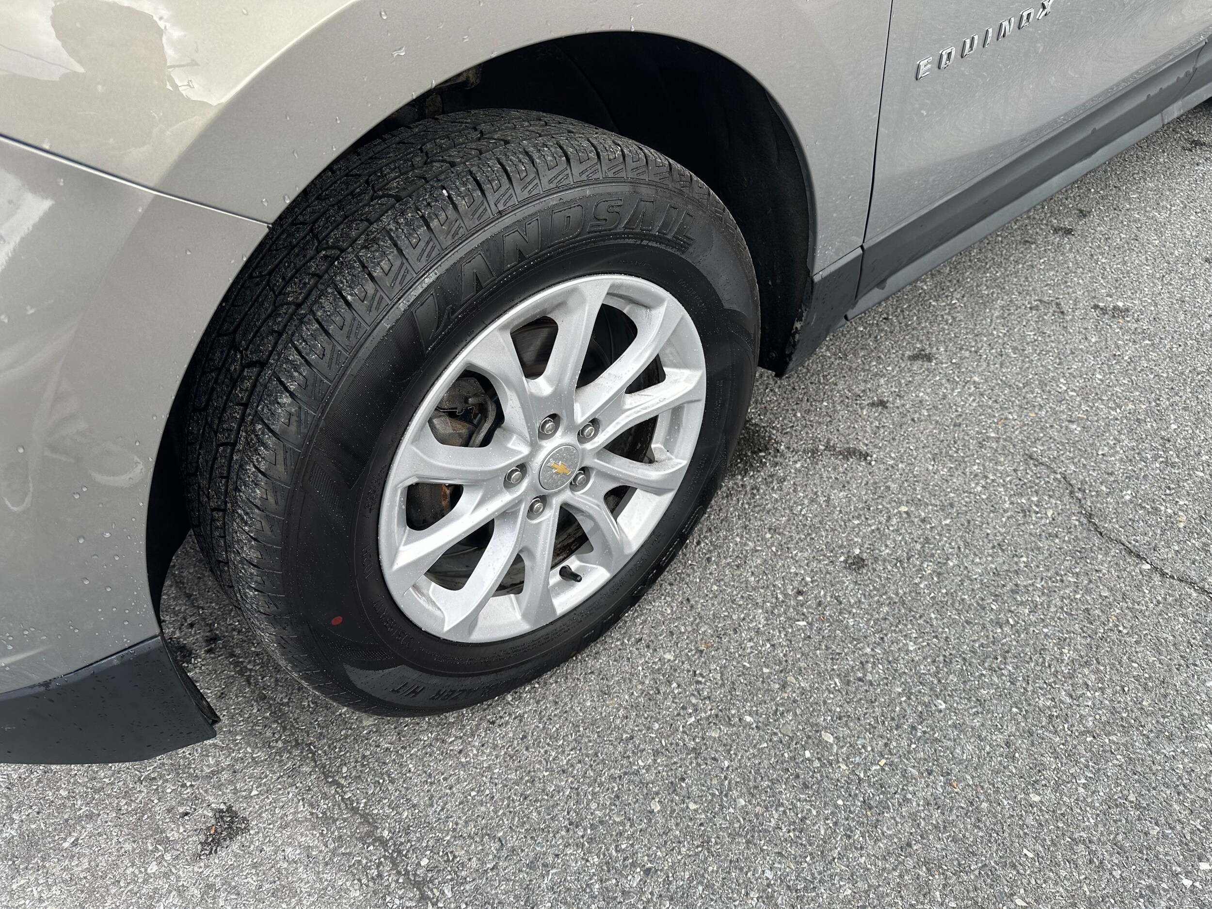 2019 Chevrolet Equinox LT photo 3