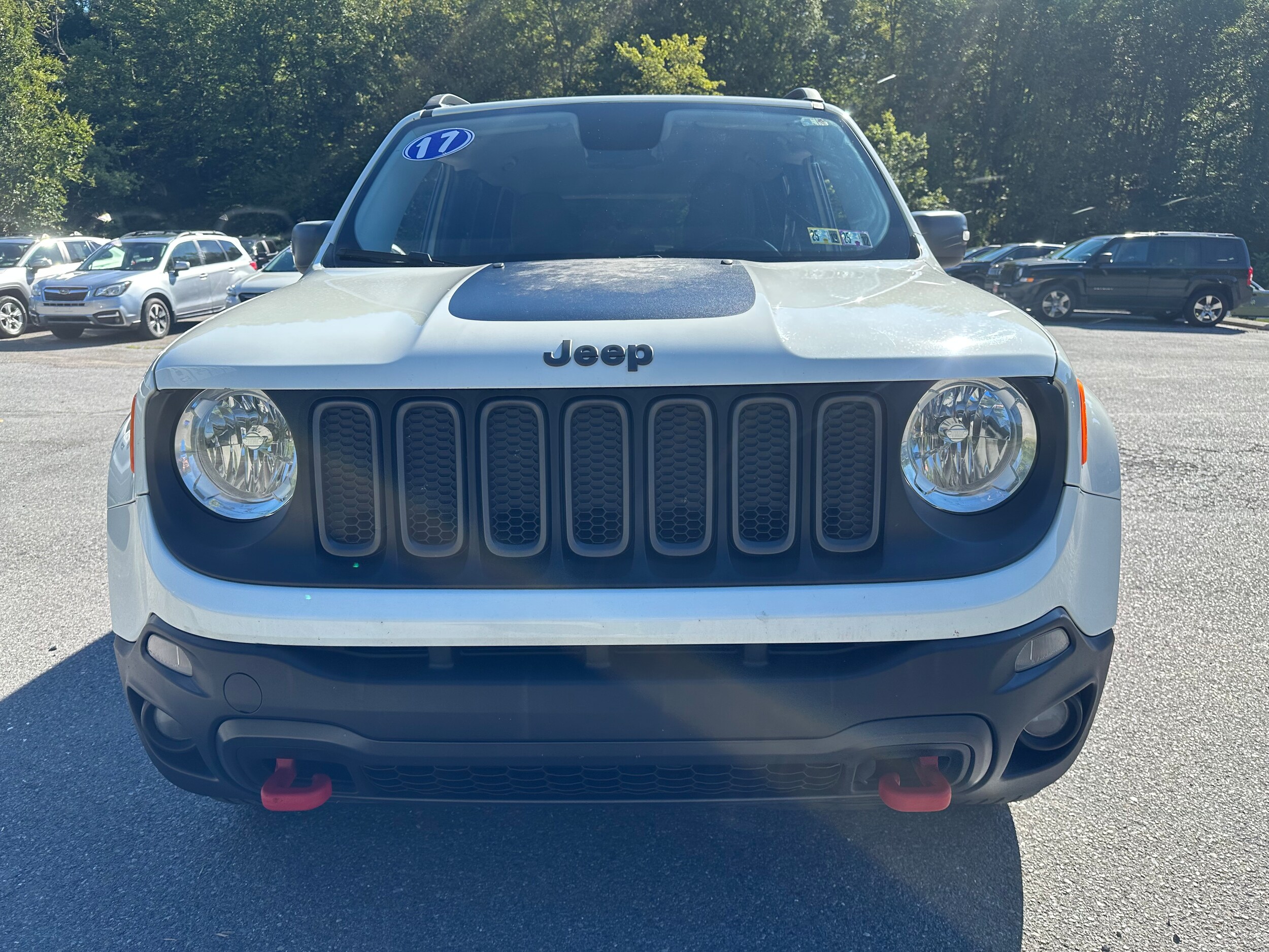 2017 Jeep Renegade Trailhawk photo 2