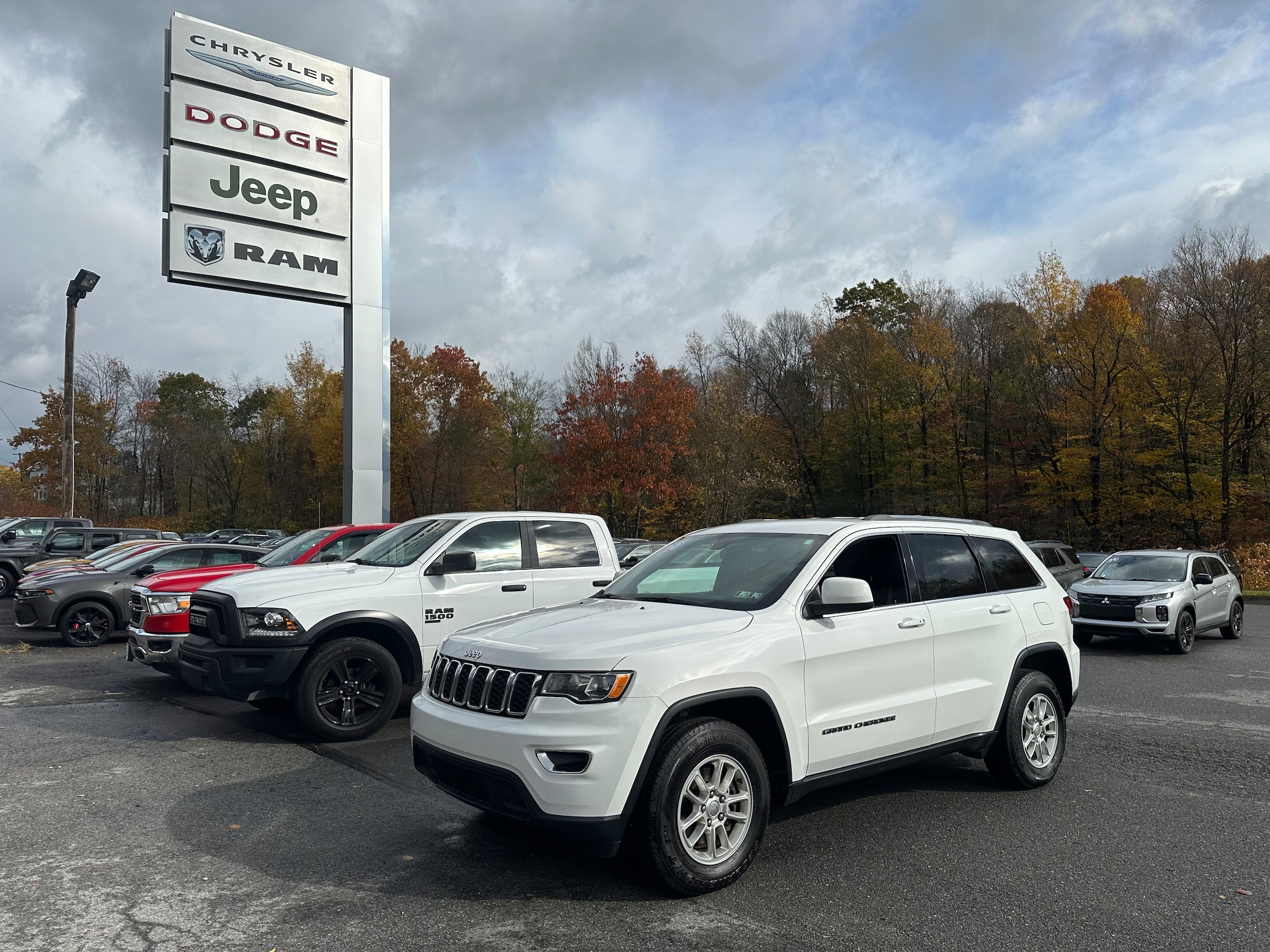 2020 Jeep Grand Cherokee Laredo E's photo