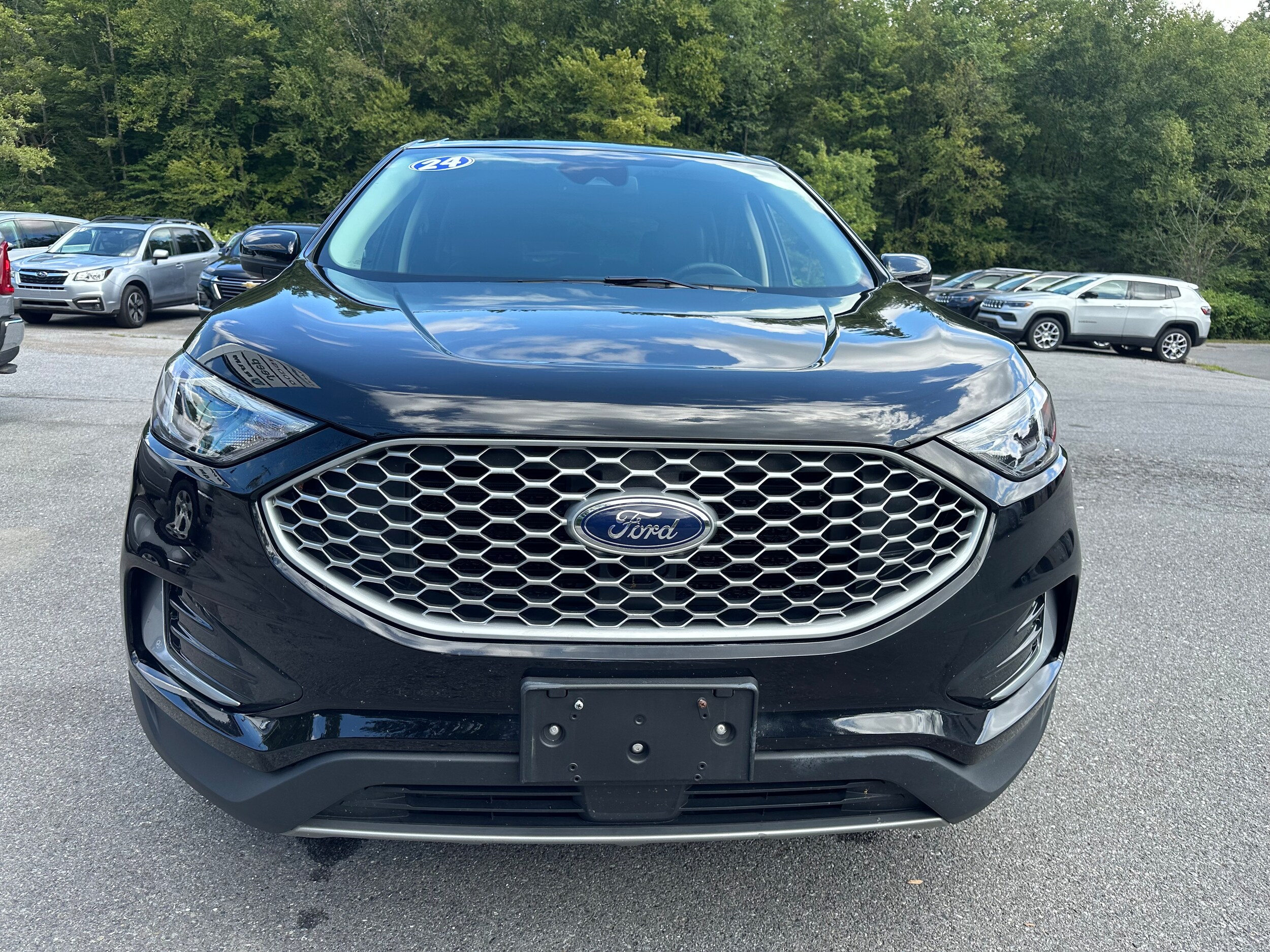 2024 Ford Edge SEL photo 2