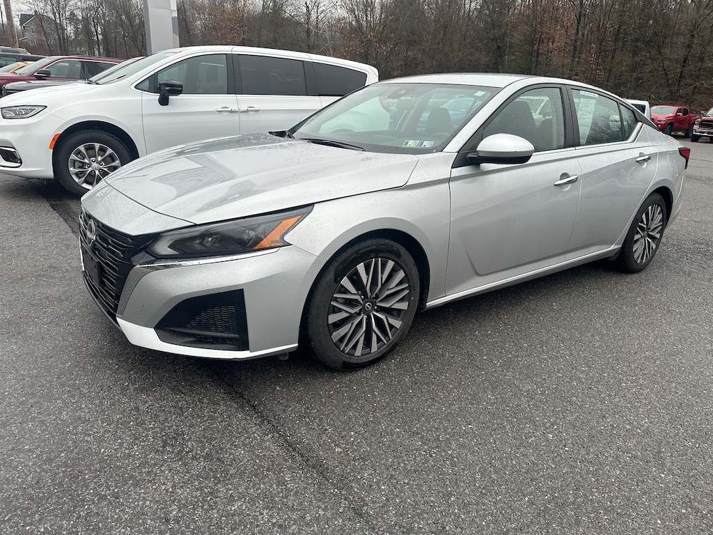 Used 2023 Nissan Altima 2.5 SV Sedan