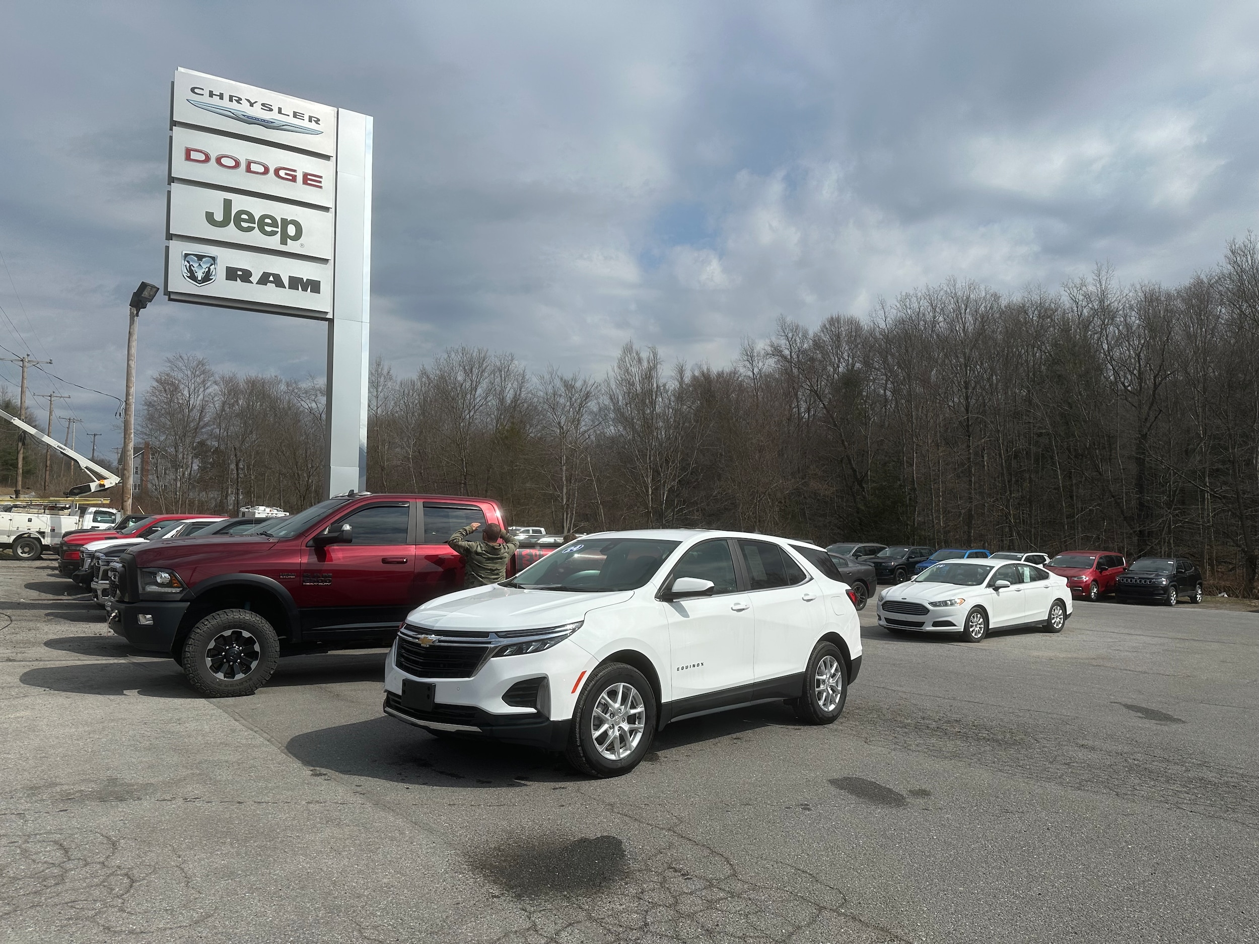Used 2024 Chevrolet Equinox LT with VIN 3GNAXUEG7RS242455 for sale in Northern Cambria, PA
