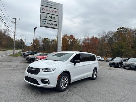 2026 Chrysler Pacifica SELECT AWD Passenger Van
