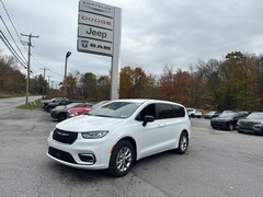2026 Chrysler Pacifica SELECT AWD Passenger Van