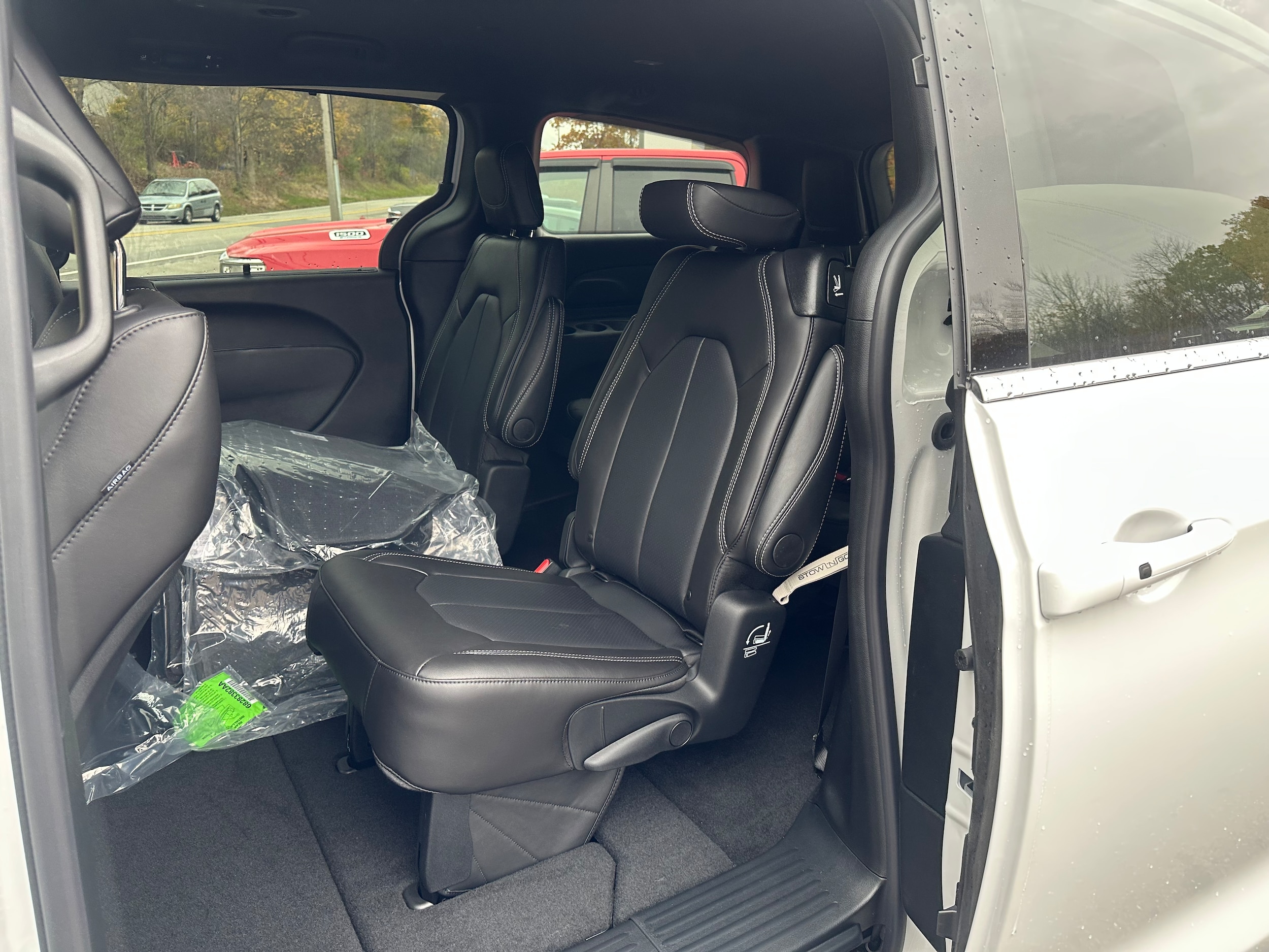 2026 Chrysler Pacifica Select - Photo 27