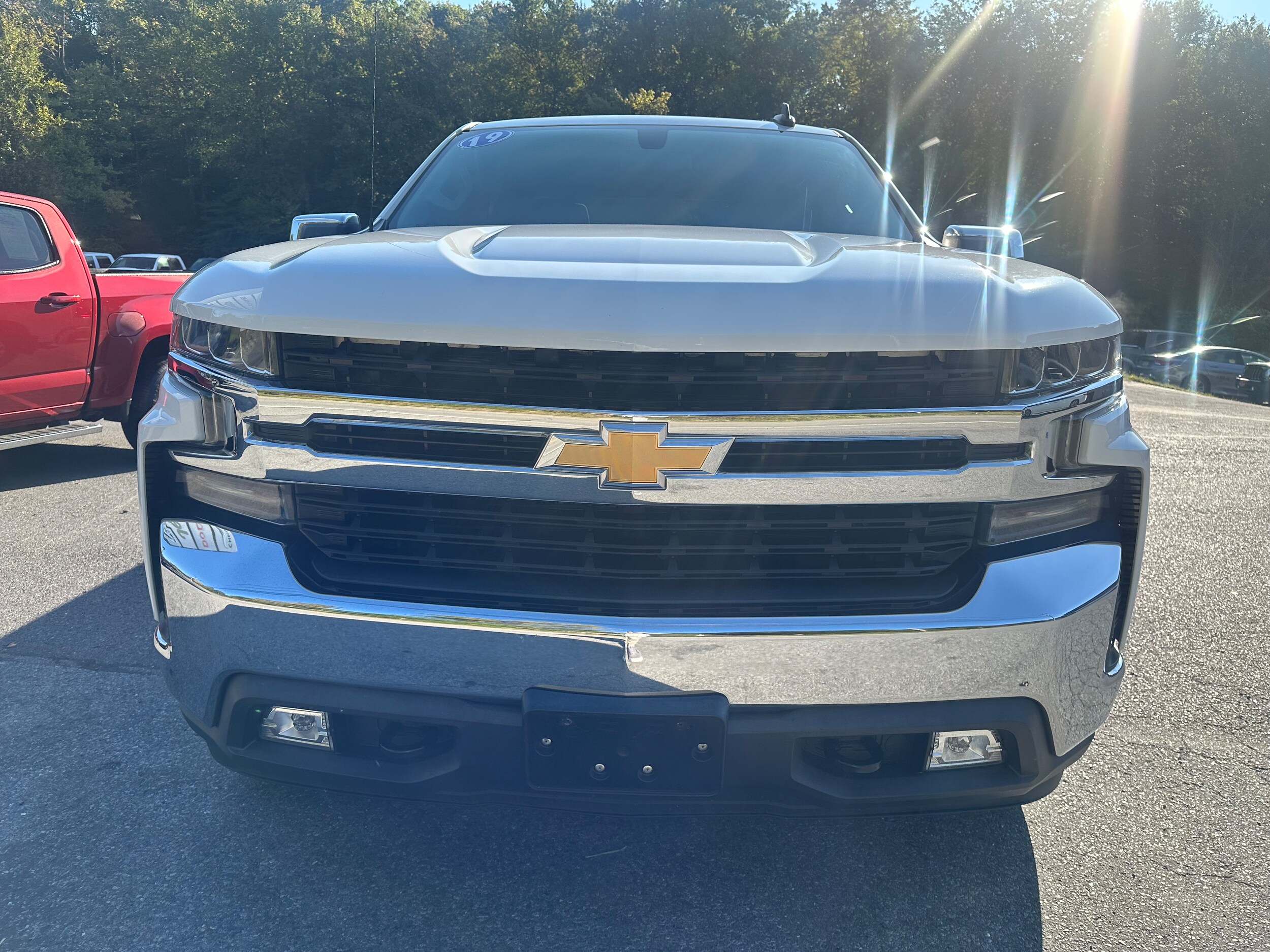 2019 Chevrolet Silverado 1500 LT photo 3