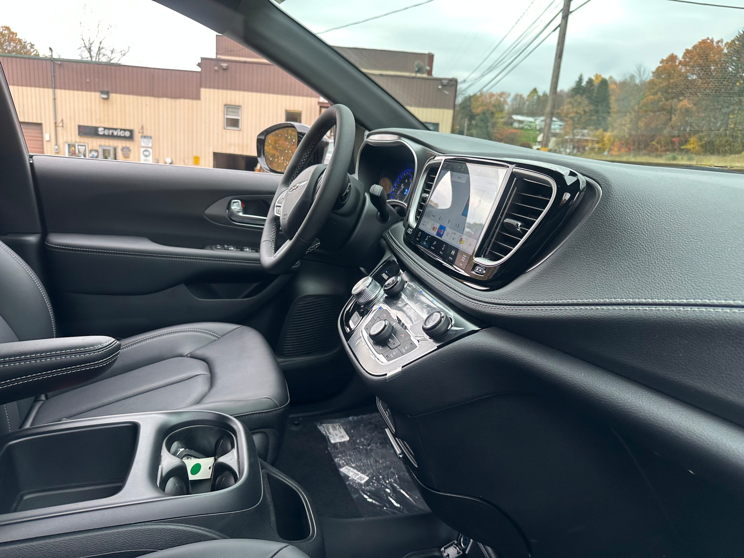 2026 Chrysler Pacifica Select - Photo 8