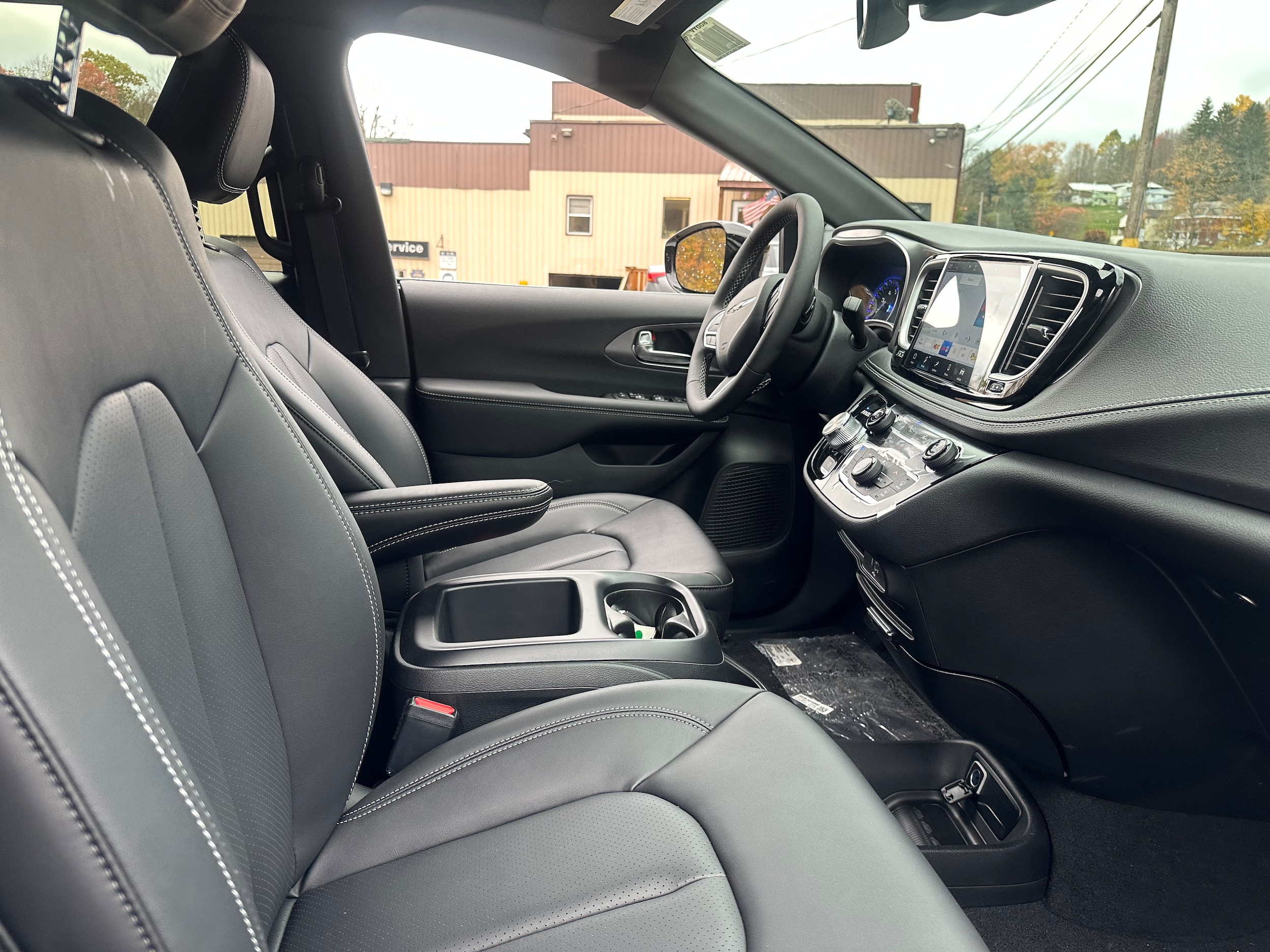2026 Chrysler Pacifica Select - Photo 7