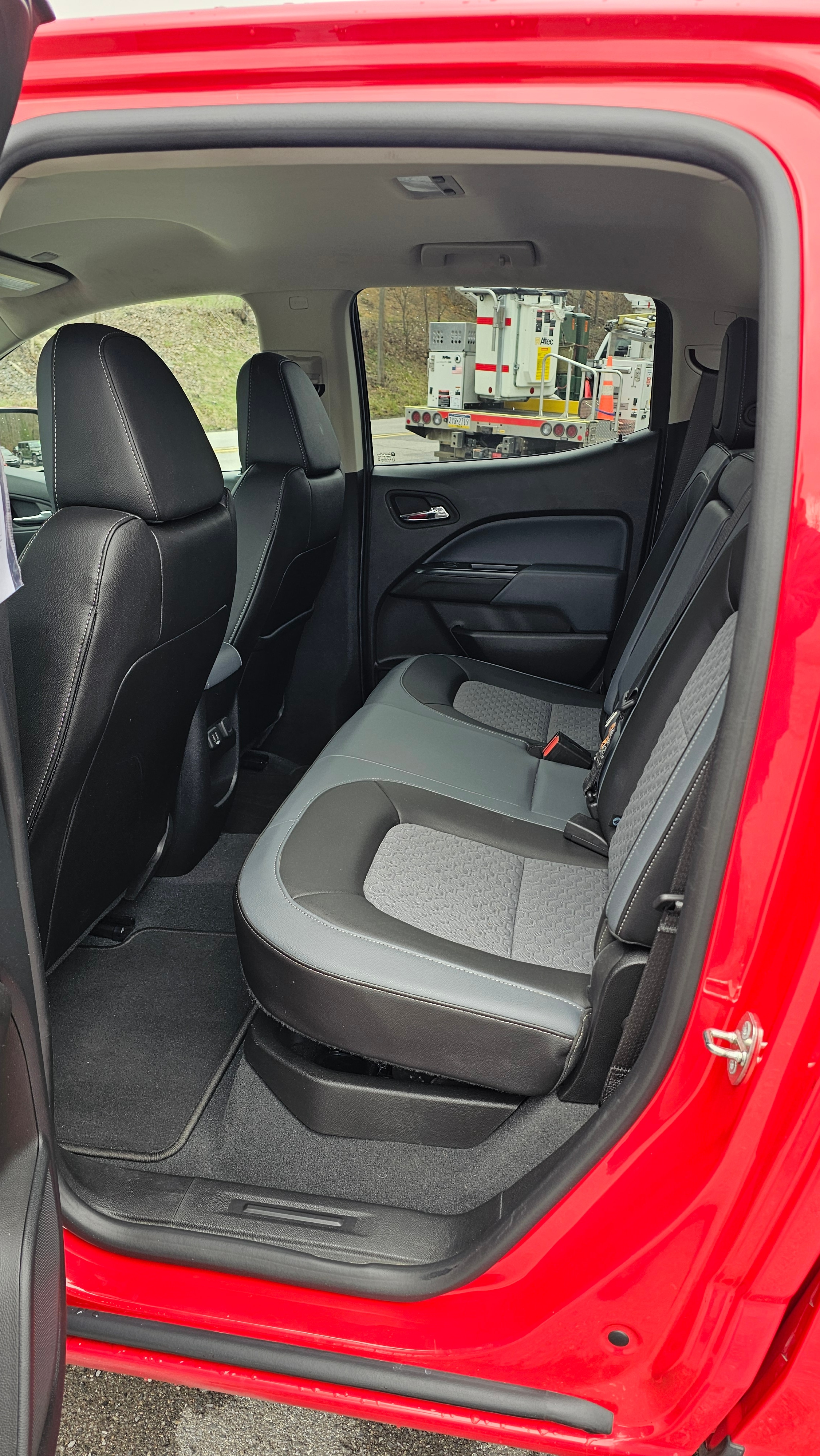 2020 Chevrolet Colorado Z71 - Photo 18