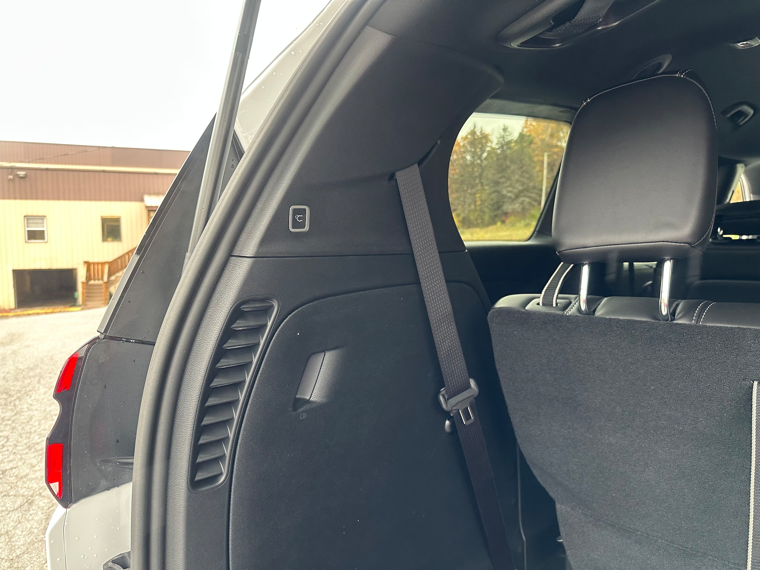 2026 Chrysler Pacifica Select - Photo 25