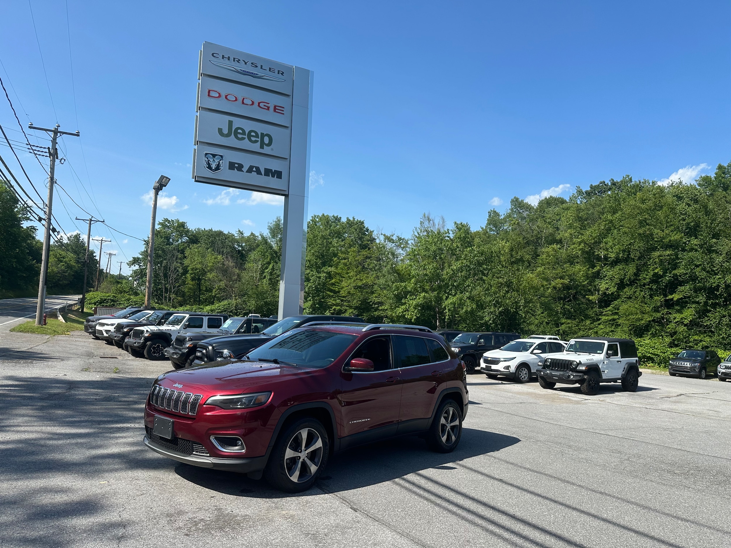 Used 2019 Jeep Cherokee Limited with VIN 1C4PJMDX6KD162947 for sale in Northern Cambria, PA