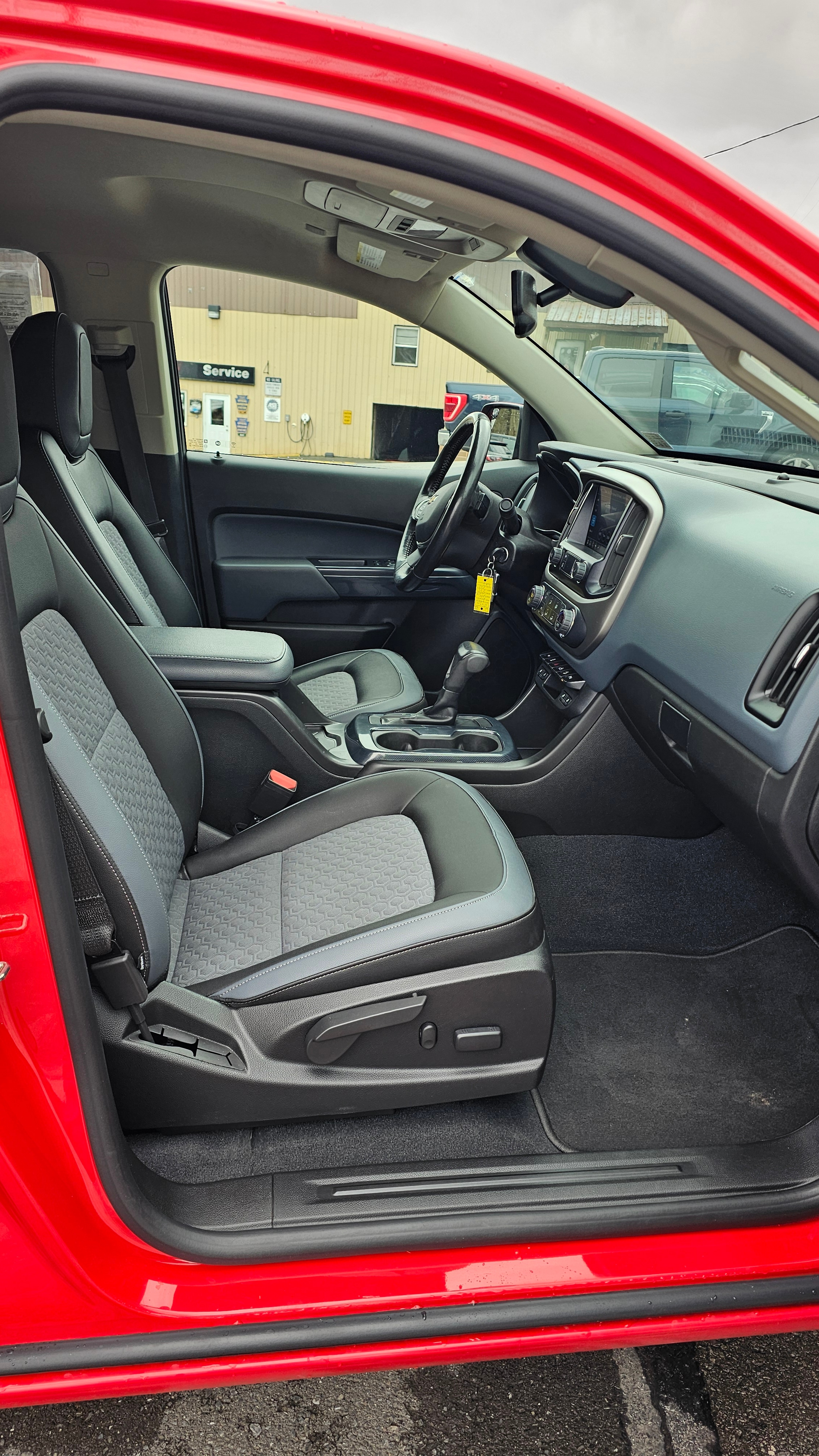 2020 Chevrolet Colorado Z71 - Photo 12
