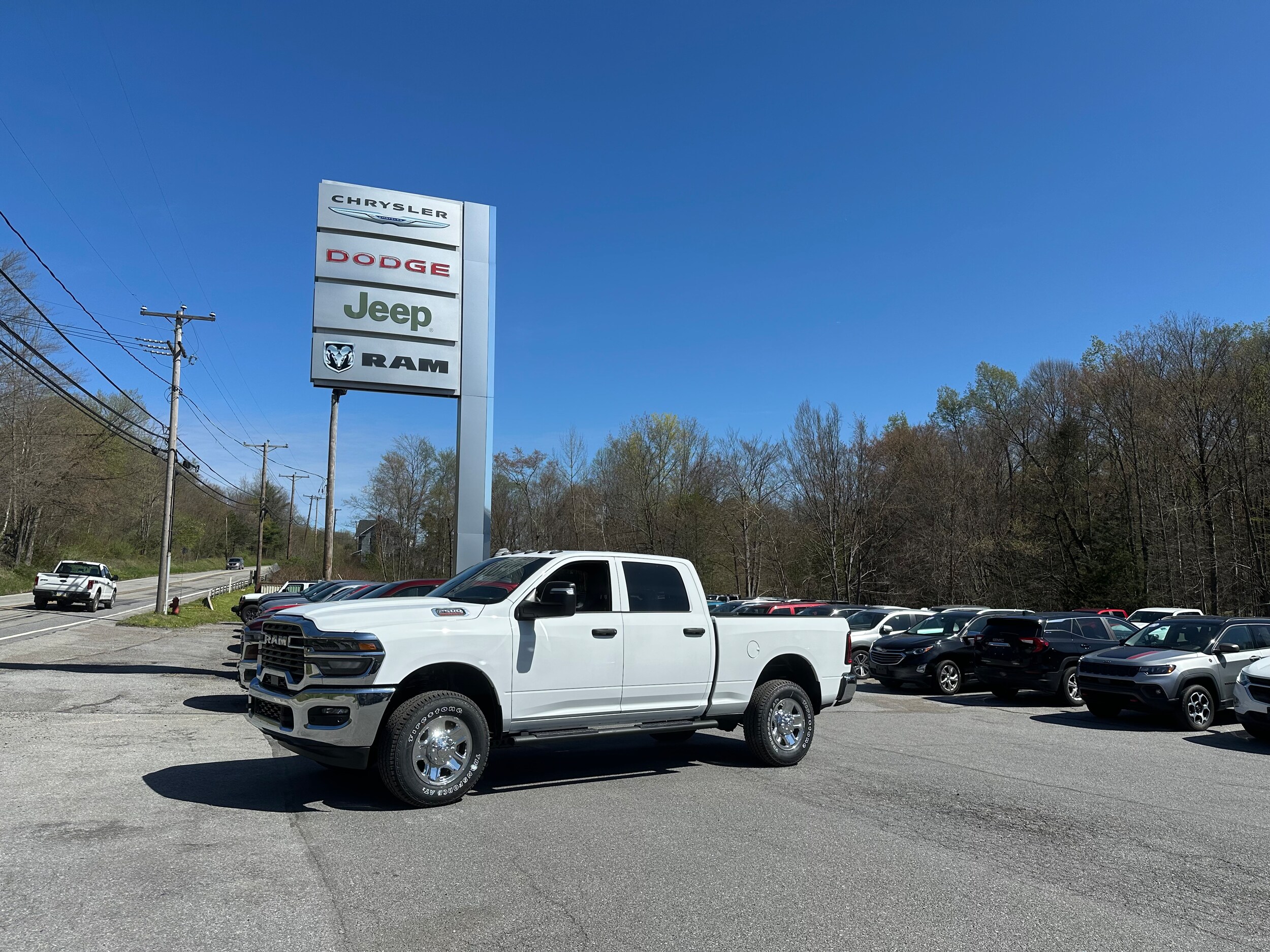 2025 Ram 2500 Tradesman photo 2