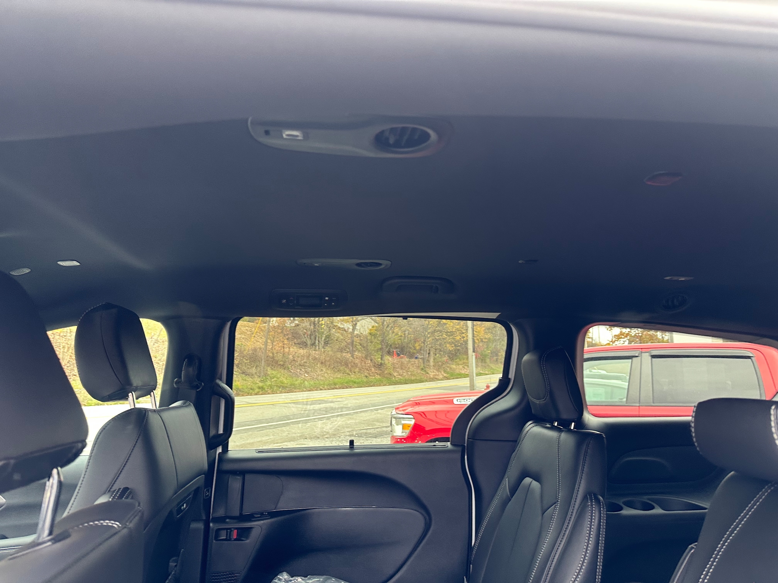 2026 Chrysler Pacifica Select - Photo 29
