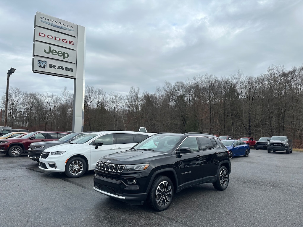 Used 2024 Jeep Compass Limited SUV