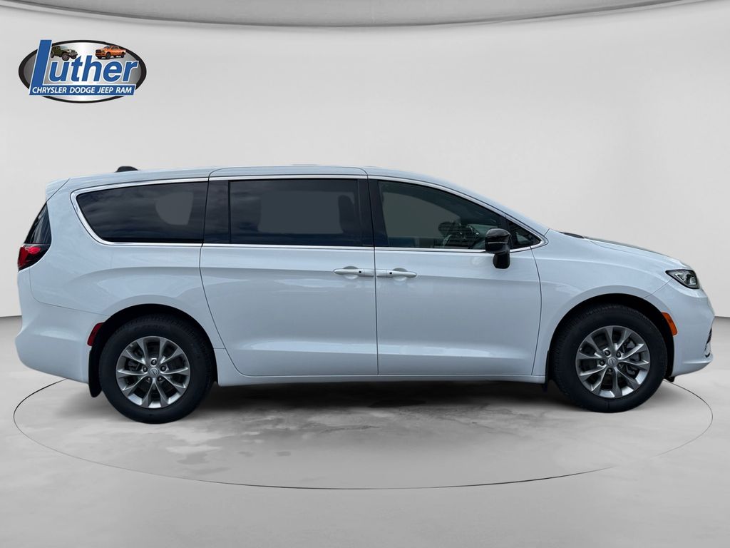 2026 Chrysler Pacifica Select - Photo 6
