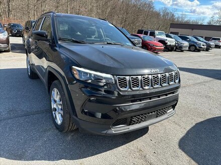 2024 Jeep Compass LATITUDE LUX 4X4 Sport Utility
