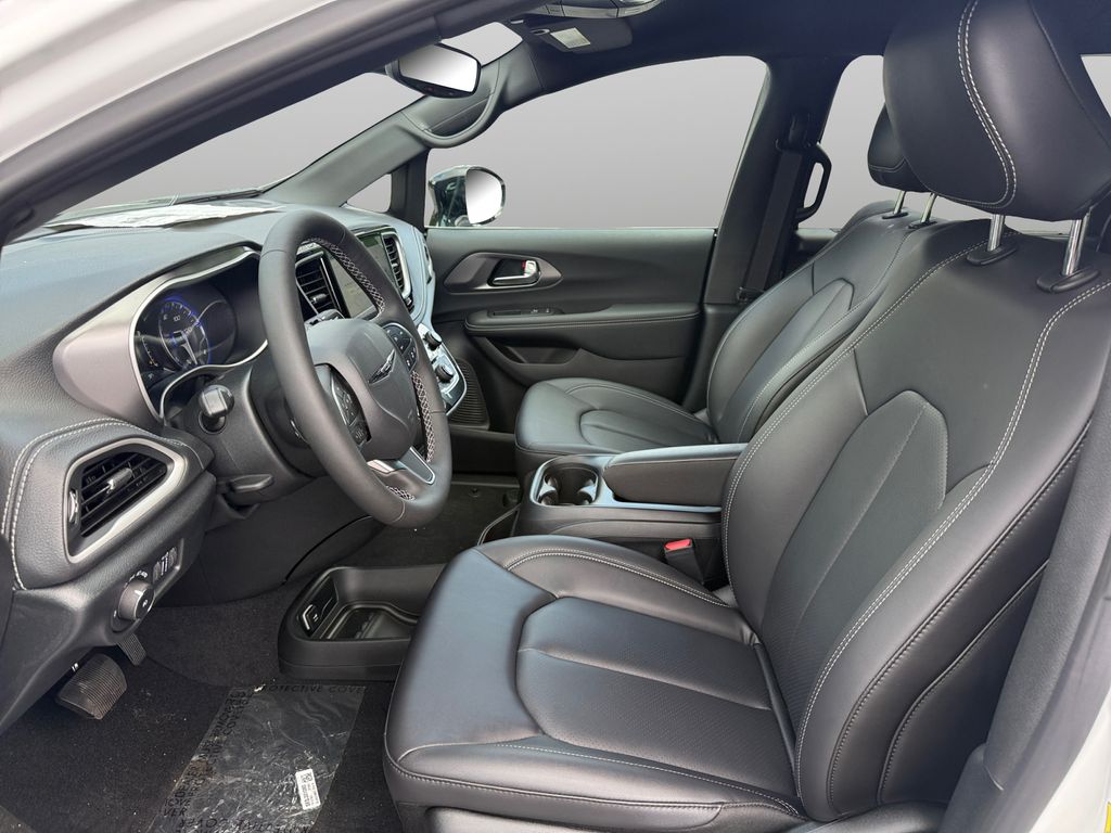 2026 Chrysler Pacifica Select - Photo 10