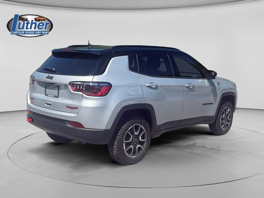 2026 Jeep Compass Trailhawk - Photo 5