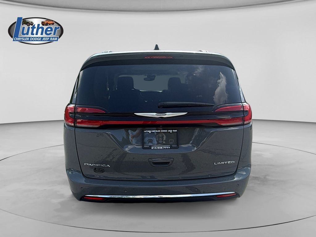Used 2023 Chrysler Pacifica