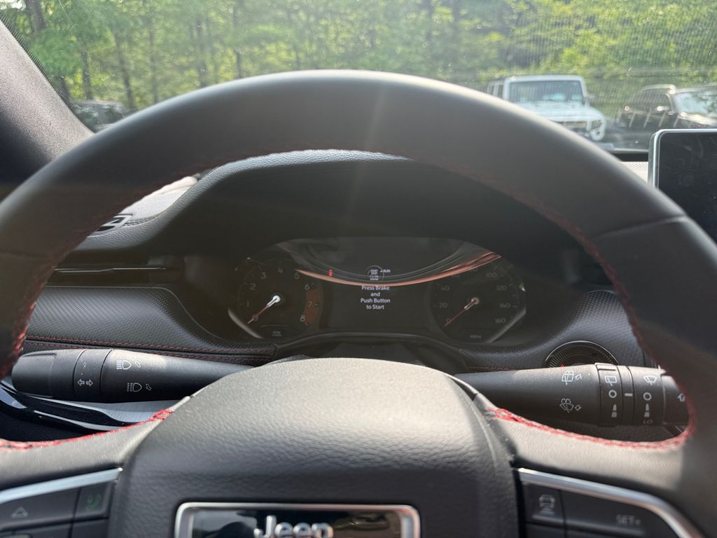 2025 Jeep Compass Trailhawk - Photo 16