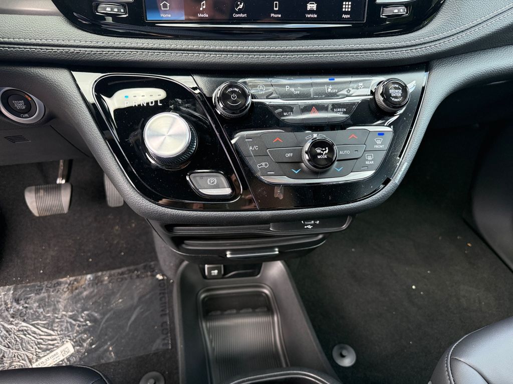 2026 Chrysler Pacifica Select - Photo 12