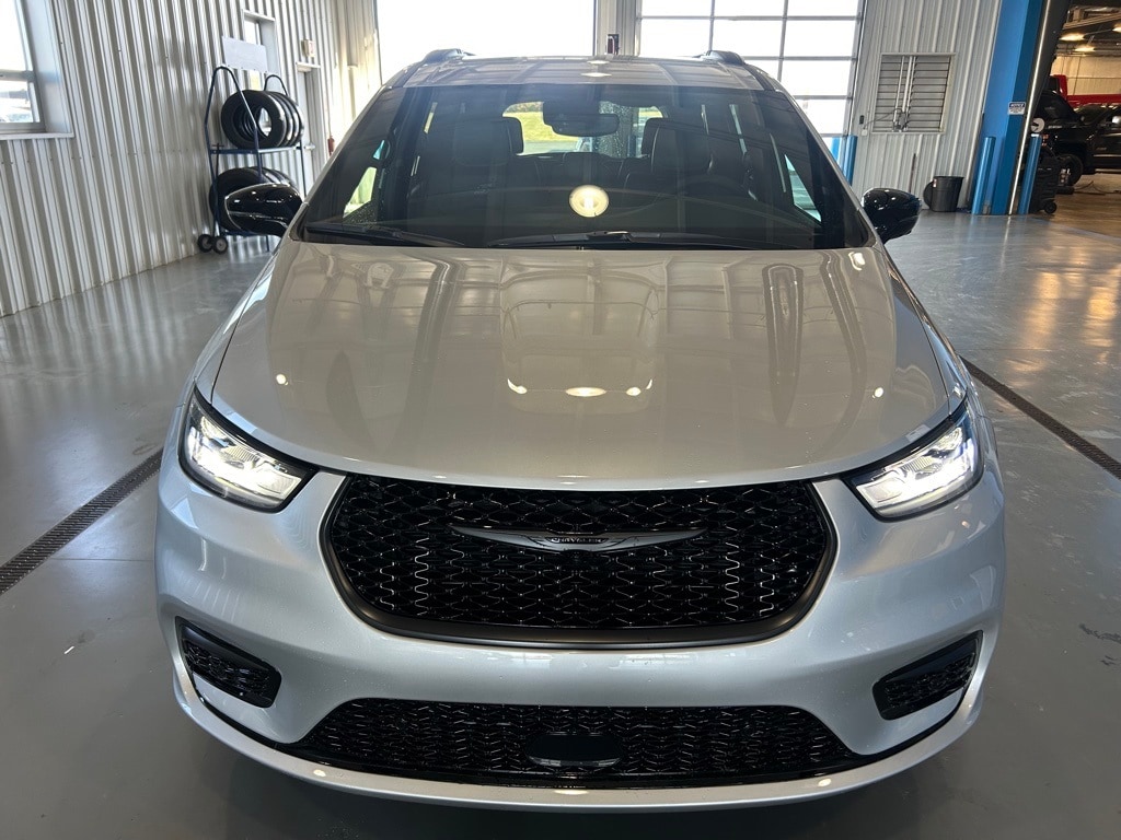 New 2026 Chrysler Pacifica SELECT Passenger Van