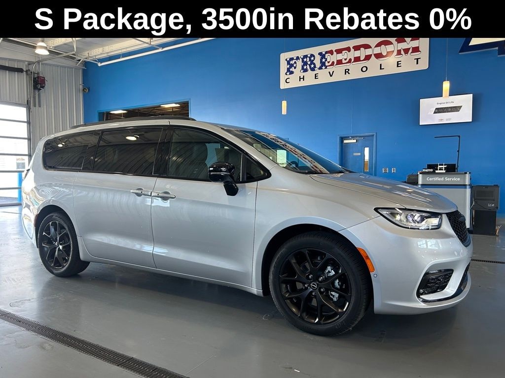 New 2026 Chrysler Pacifica SELECT Passenger Van