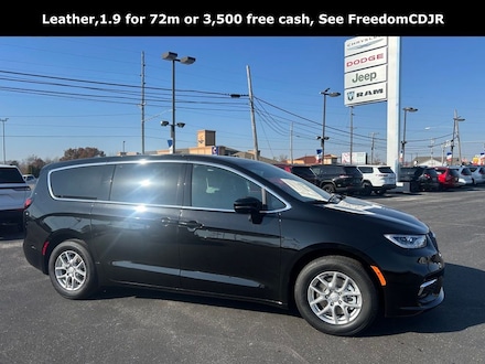 Featured 2026 Chrysler Pacifica SELECT Passenger Van for sale in Bluffton, IN