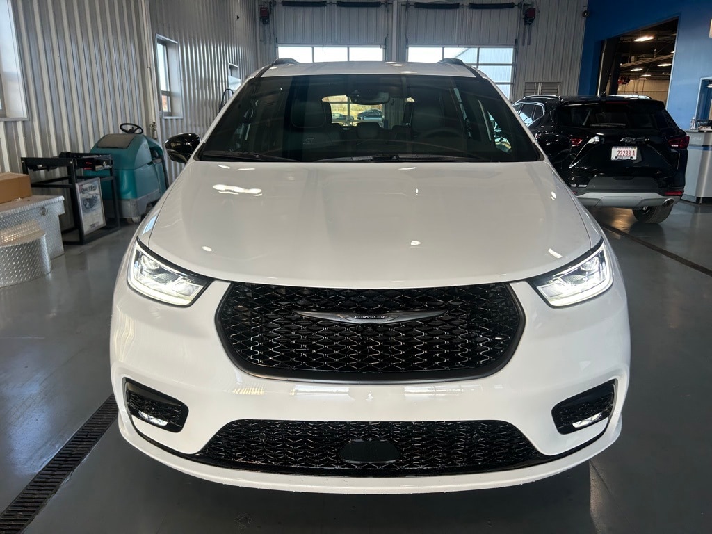 New 2026 Chrysler Pacifica SELECT Passenger Van