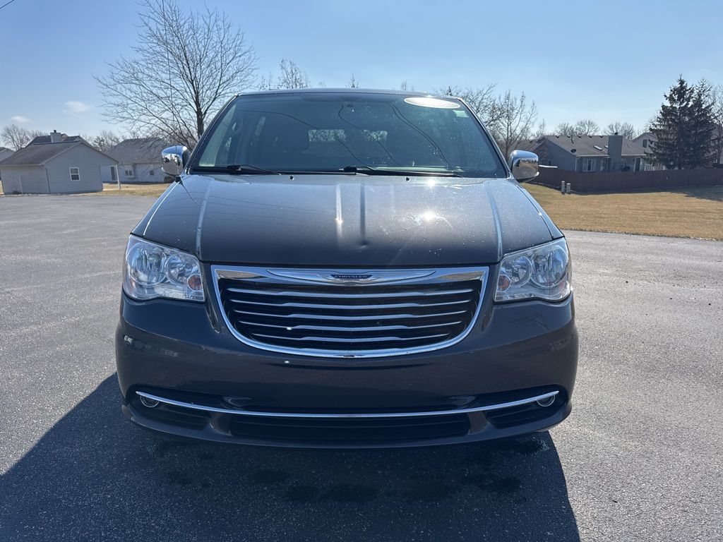 Used 2016 Chrysler Town & Country Touring-L with VIN 2C4RC1CG0GR200051 for sale in Bluffton, IN