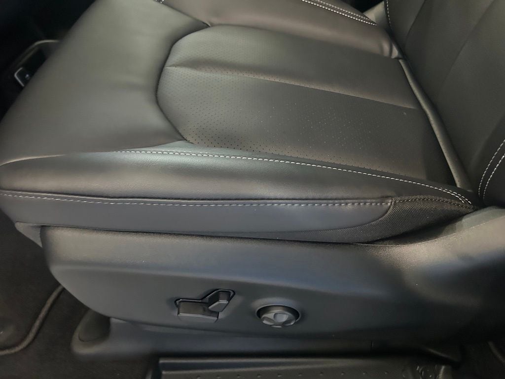 2026 Chrysler Pacifica Select - Photo 18