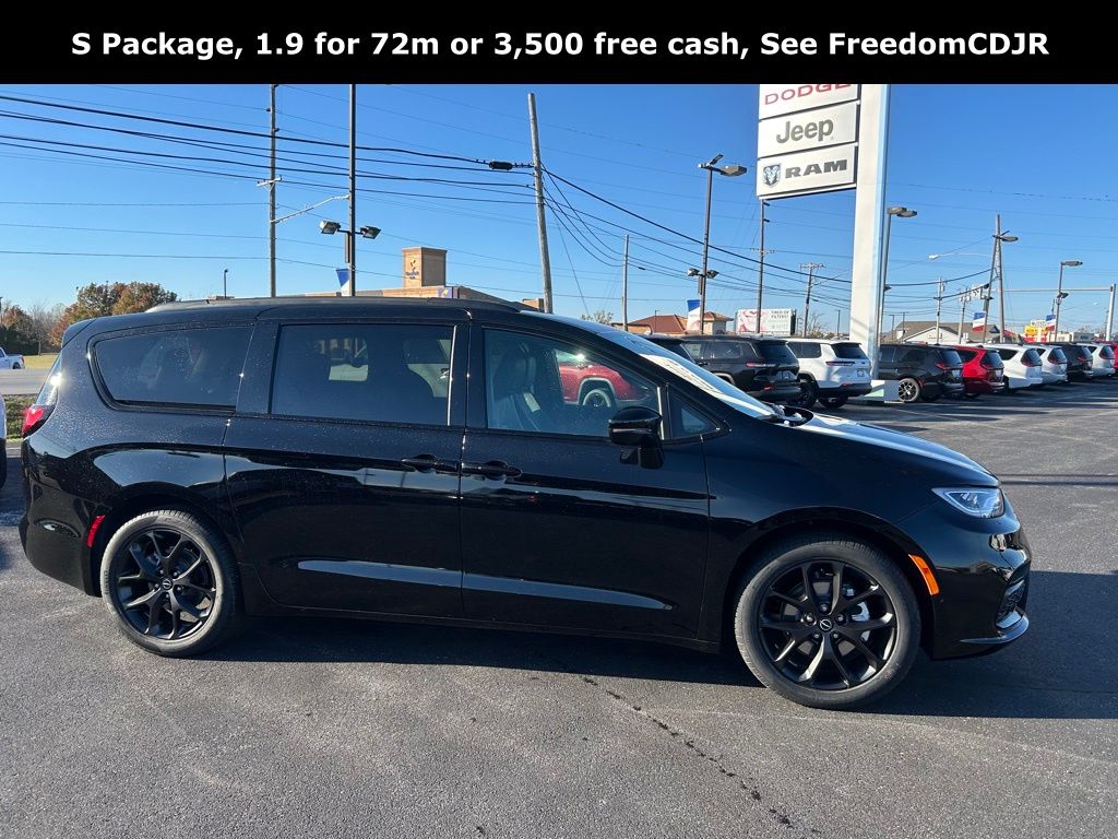 2026 Chrysler Pacifica