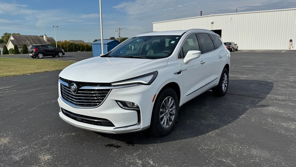 Used 2024 Buick Enclave Essence SUV