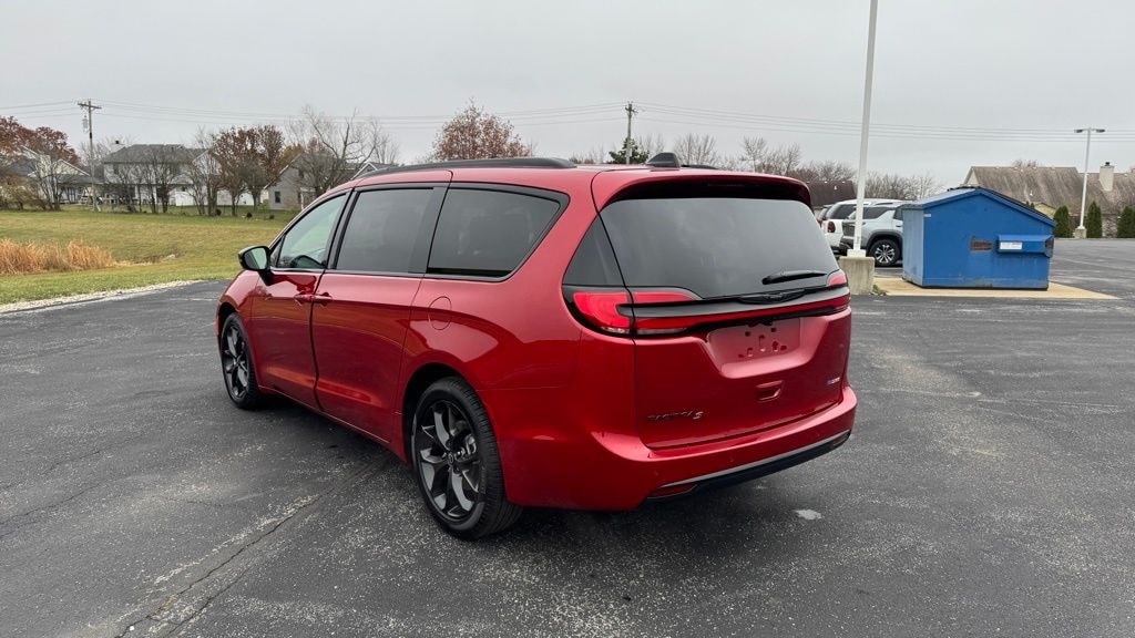 New 2026 Chrysler Pacifica SELECT Passenger Van