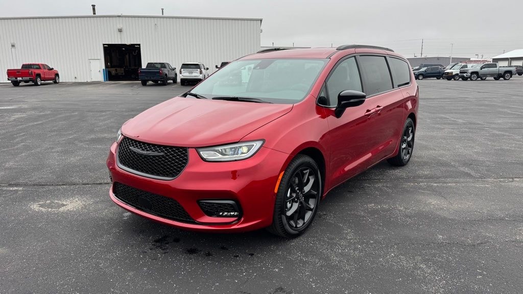 New 2026 Chrysler Pacifica SELECT Passenger Van