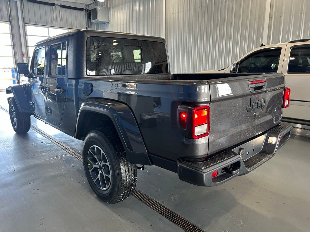 New 2025 Jeep Gladiator SPORT S 4X4 Pickup
