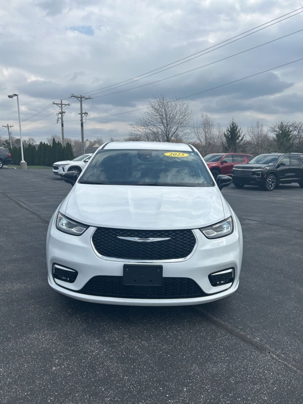 Used 2025 Chrysler Pacifica Select Van Passenger Van