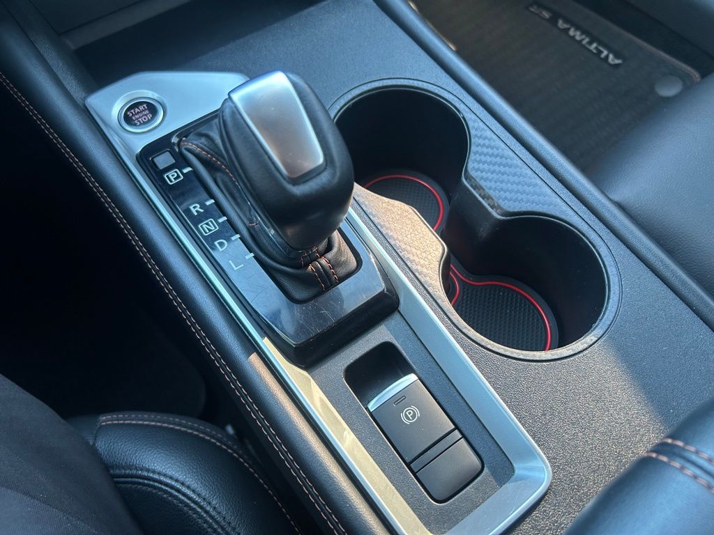 2020 Nissan Altima SR - Photo 22