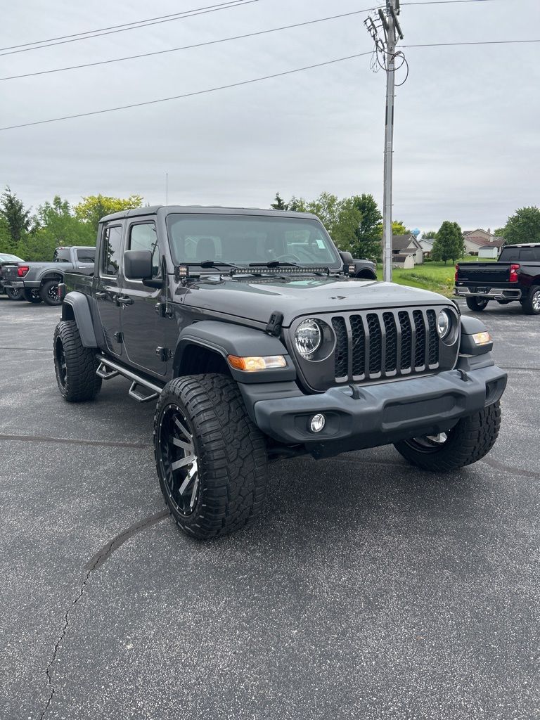 2020 Jeep Gladiator Sport S's photo