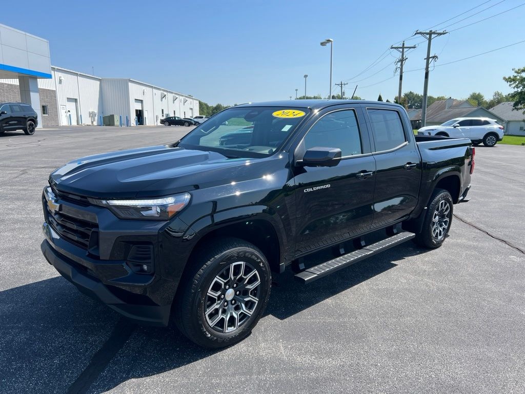 Used 2024 Chevrolet Colorado LT Truck Crew Cab