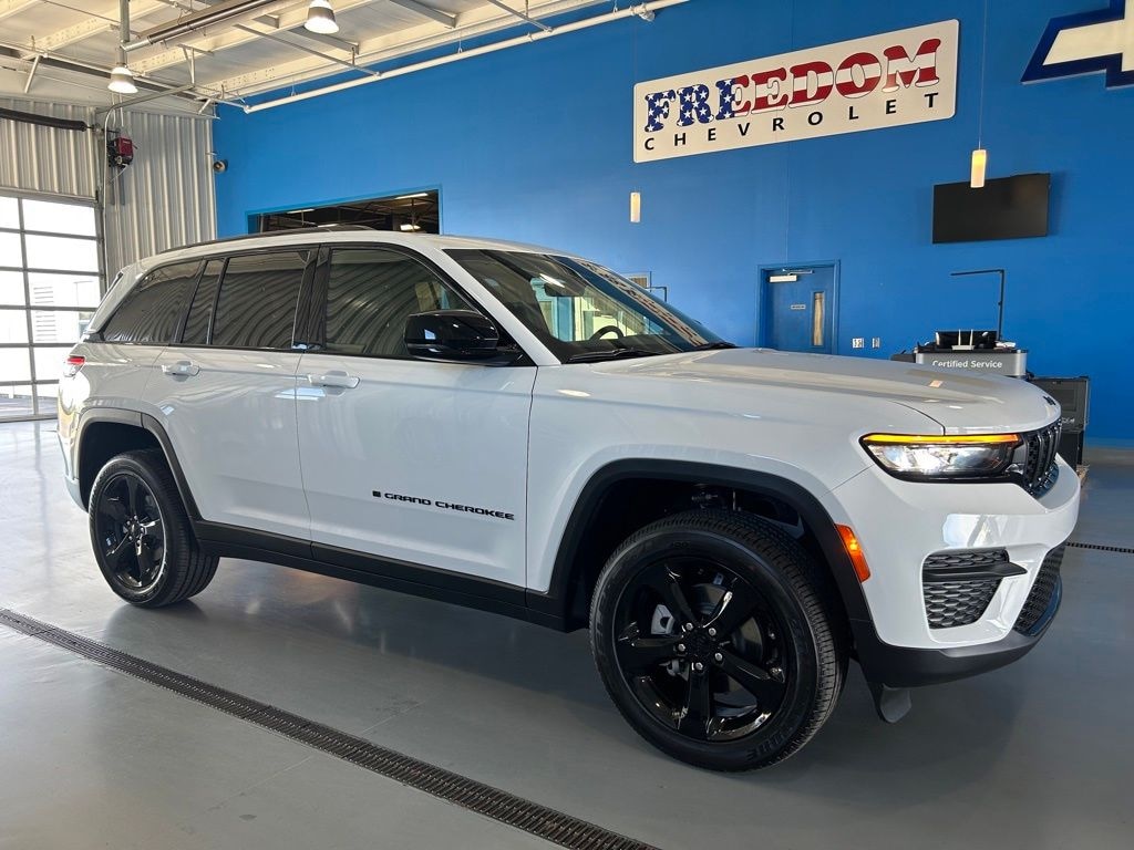New 2025 Jeep Grand Cherokee ALTITUDE X 4X4 Sport Utility