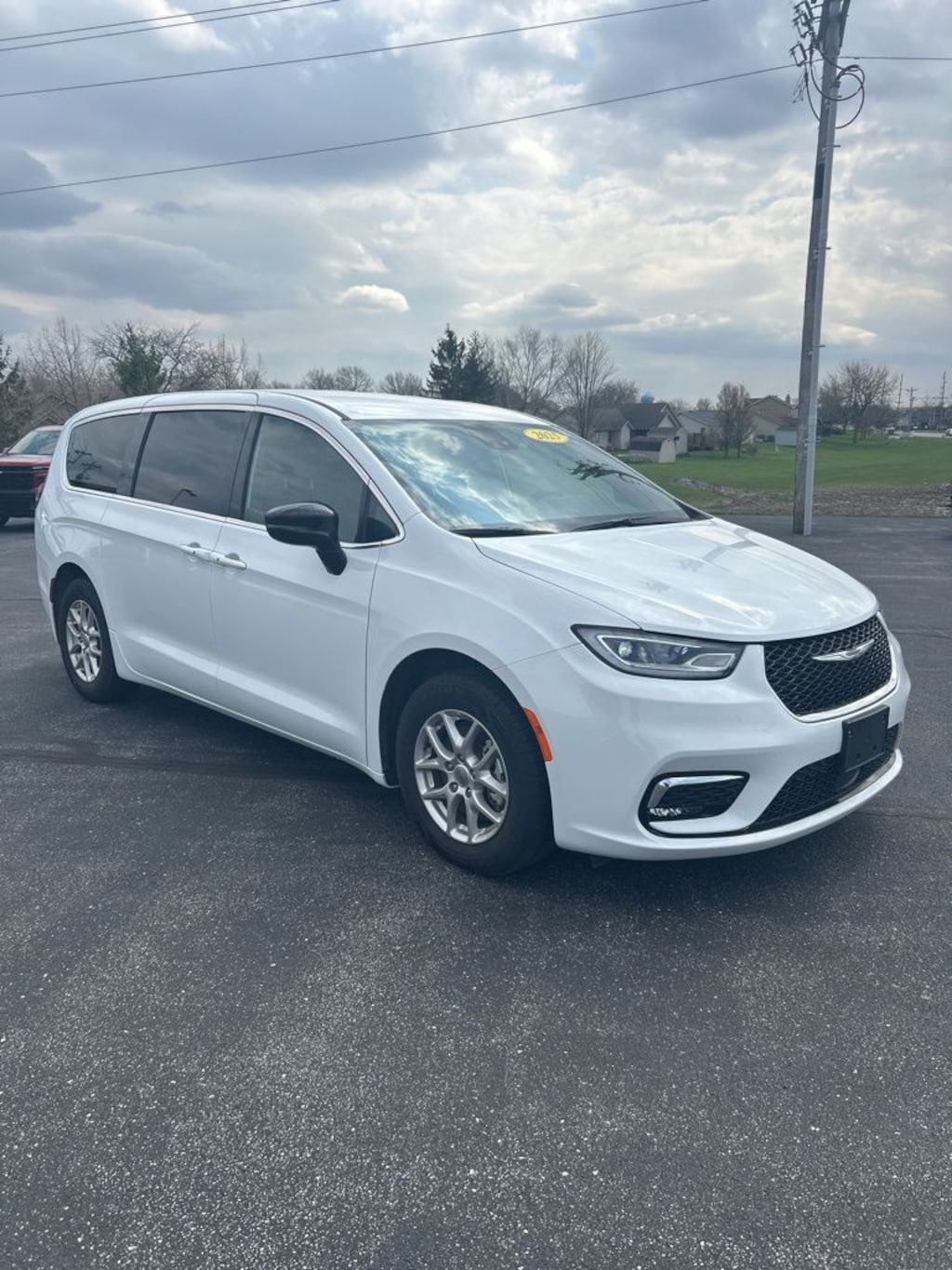 Used 2025 Chrysler Pacifica Select Van Passenger Van